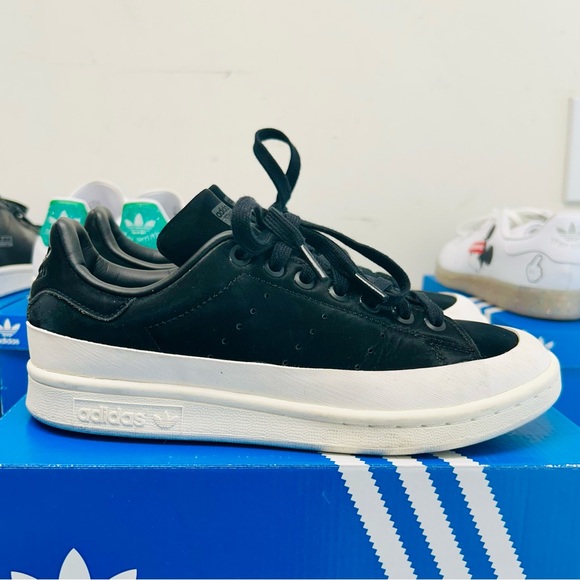 adidas Stan Smith Black and White Sneakers M5.5/W7 - Picture 2 of 5